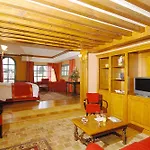 Georges Blanc Parc & - Relais & Chateaux Hotell Vonnas