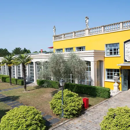 Georges Blanc Parc & - Relais & Chateaux ホテル ヴォナ