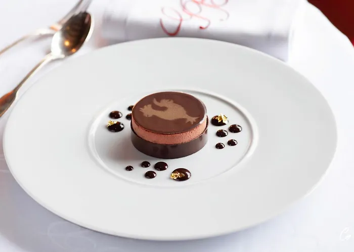 ホテル Georges Blanc Parc & - Relais & Chateaux 5*