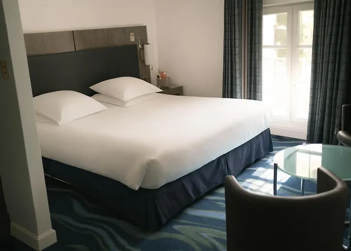 Georges Blanc Parc & - Relais & Chateaux 5* ヴォナ
