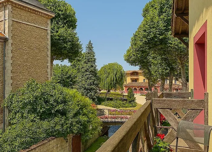 ホテル Georges Blanc Parc & - Relais & Chateaux ヴォナ