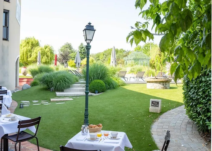 Georges Blanc Parc & - Relais & Chateaux ホテル ヴォナ